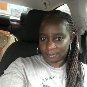 Meet your Posher, Dee